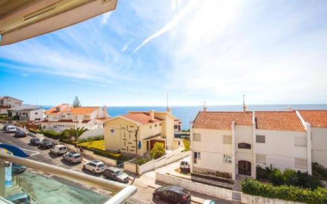 LovelyStay - Ericeira Beach Apartment with Sea View