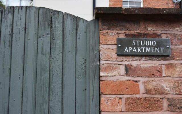 Dale Street Apartments Suite