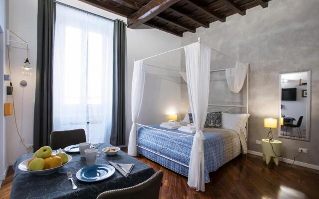 Apartment Near Trevi Fountain