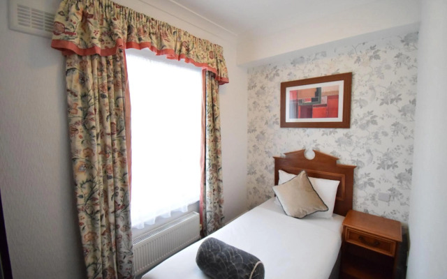 Pembridge Palace Hotel