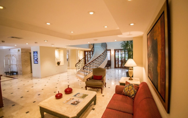 Los Tallanes Hotel & Suites