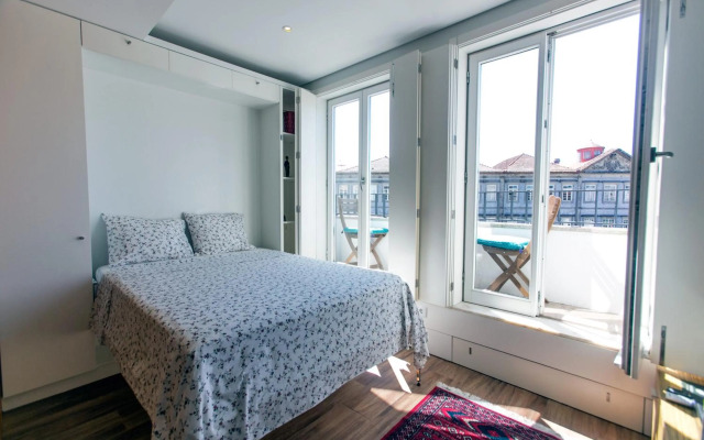 Carlos Alberto Balcony APT