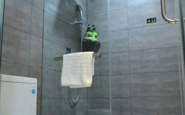 Zhengzhou Kelete Hotel (Yaozhuang Metro Station, Jinyu Industrial Zone)