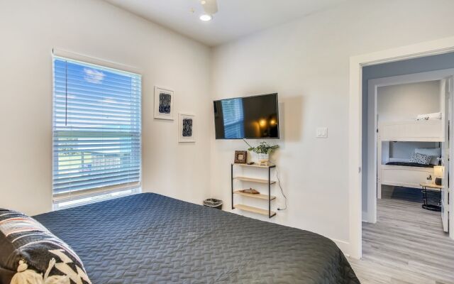 Blue Dolphin 4 Bedroom Home