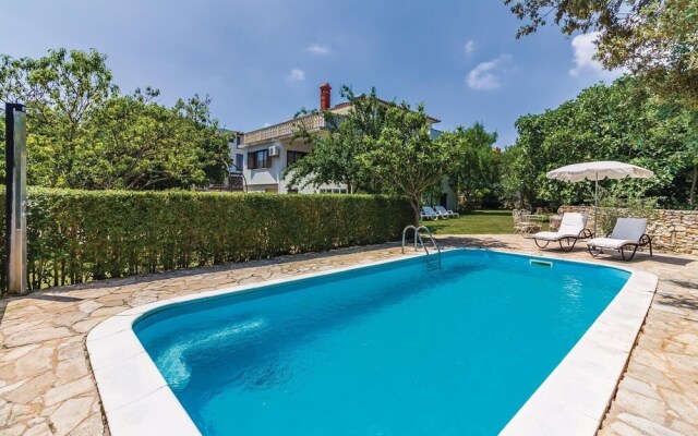 Stunning Home in Liznjan With Wifi and 3 Bedrooms