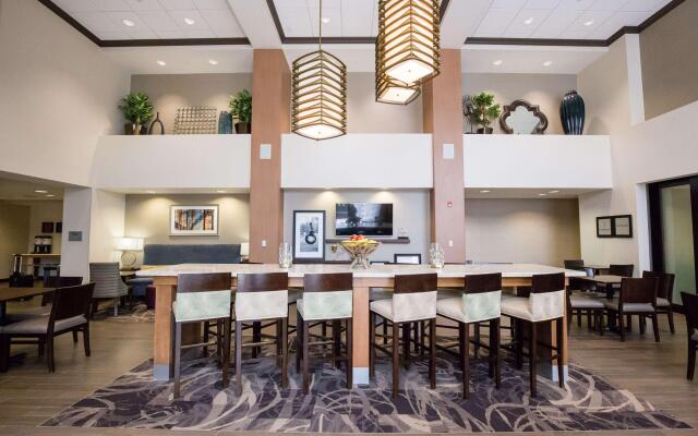 Hampton Inn & Suites Pittsburgh/Harmarville