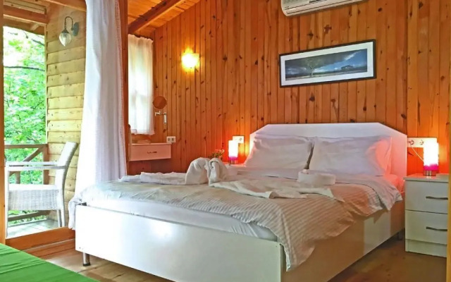 Paradise Hotel & Cafe & Restaurant