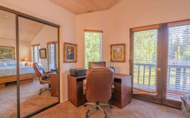 Lakefront Viking Oasis