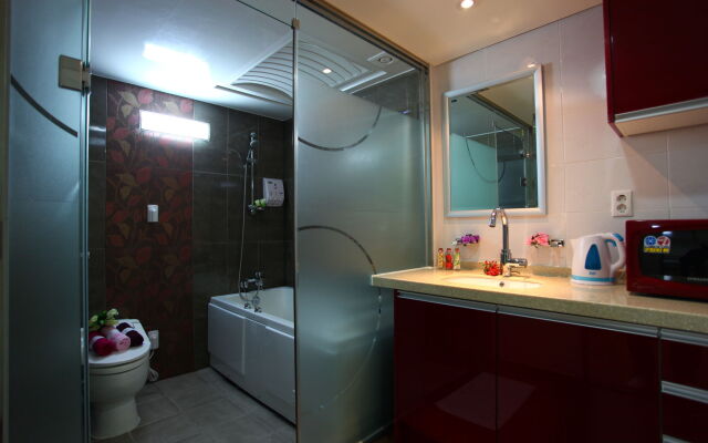 Q Hotel