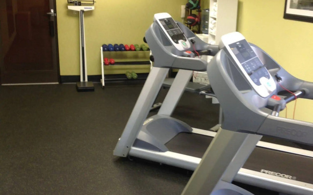 Holiday Inn Express Hotel & Suites Wilmington-University Ctr by IHG