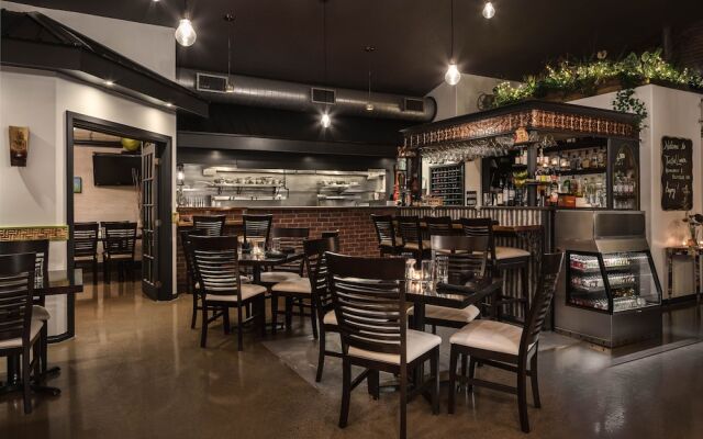 Twisted Lemon Restaurant & Boutique Inn