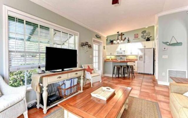 Palm Isle 3201 by RedAwning