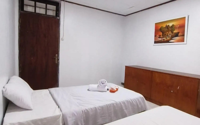 Pandu Lakeside Hotel Tuktuk