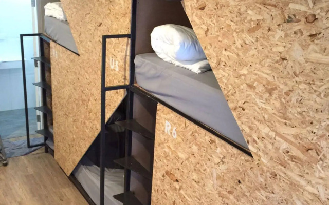 Rest Up Hostel At Nimmanhemin By Hjz