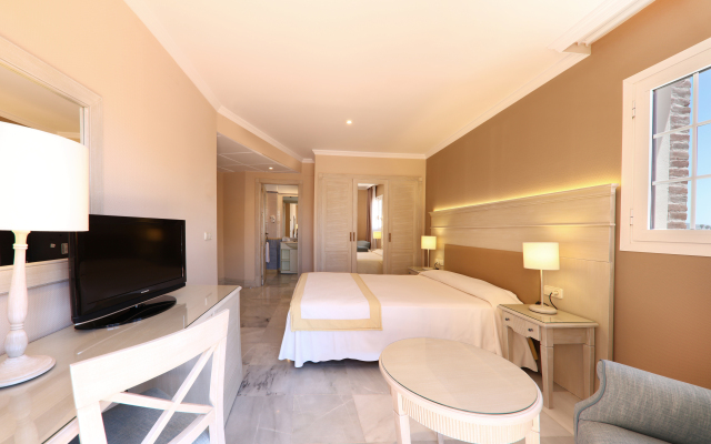 Отель Iberostar Waves Málaga Playa