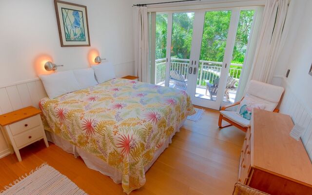 Hunters Point Apartment 6