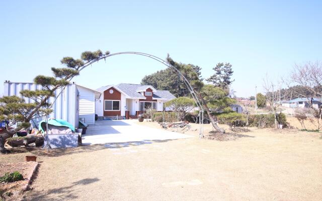 Mongsanpo High Beach Pension