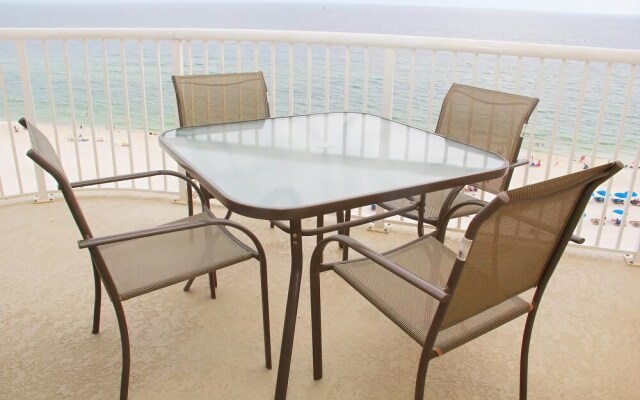 Royal Palms 1001 by RedAwning