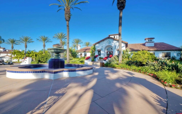 Southern Exposure w/ Private Balcony