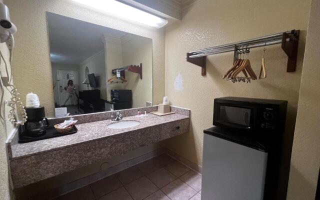 Express Inn & Suites