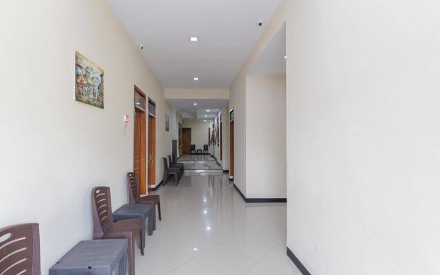 RedDoorz @ WR. Supratman Batu