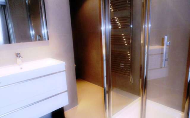 Arthur Properties Rue d'Antibes