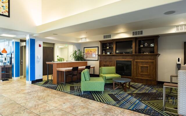 Holiday Inn Express Evanston by IHG
