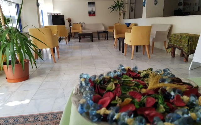 Ozgun Apart Otel Kusadasi