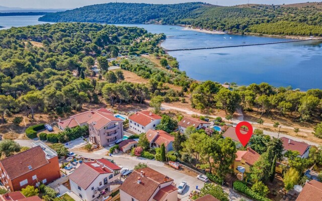 Amazing Home in Pomer With Wifi and 3 Bedrooms