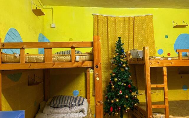 Yellow House Hostel Huizhou West Lake