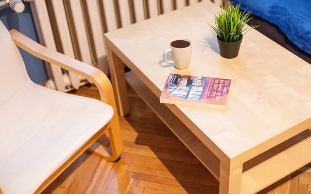 Blue Happy Apartment