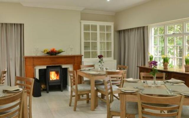 10 on Milner Guesthouse