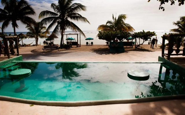 Nacional Beach Club & Bungalows