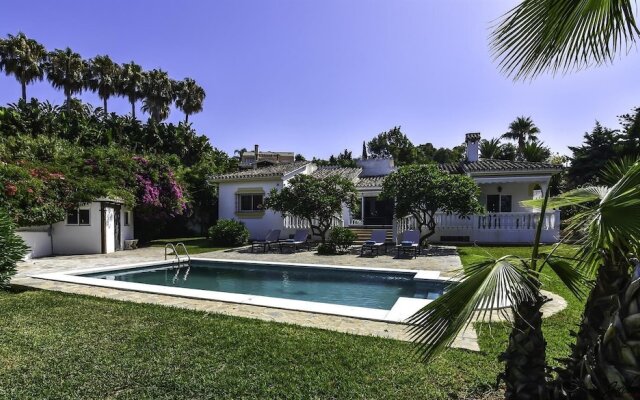 Beautiful Villa Near Beach - Marbella
