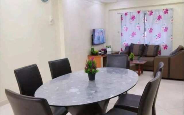 Just For You Highlands Apartment.