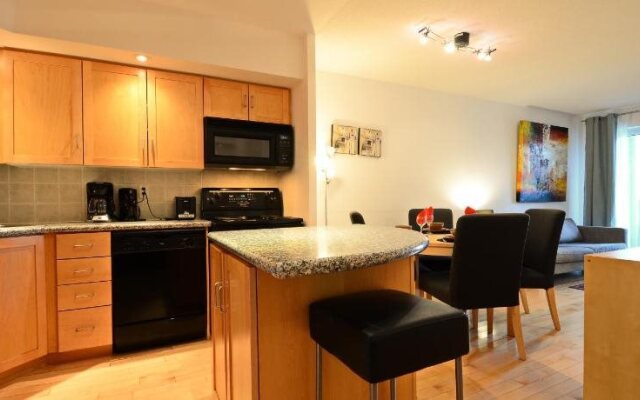 Royal Stays Suites - Blue Jays Way