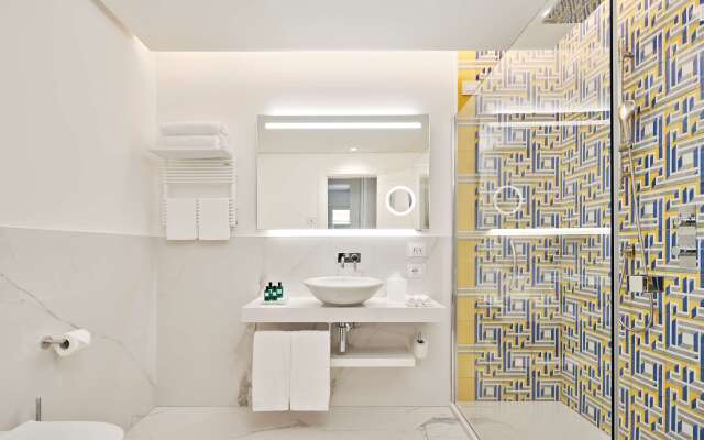 De Bonart Naples, Curio Collection by Hilton