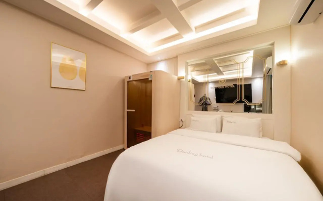 DK Hotel
