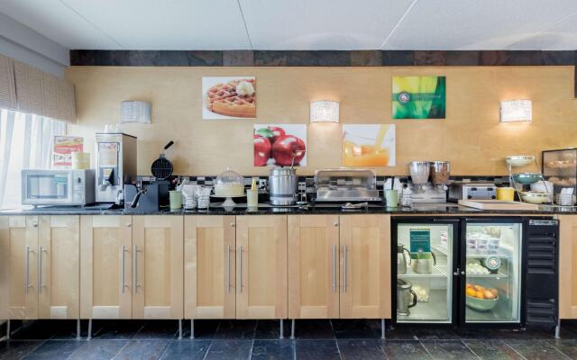 Quality Inn & Suites Mayo Clinic Area