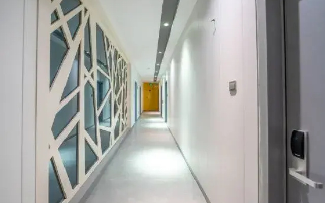 Zhiling Homestay (Five Star Street City Center)