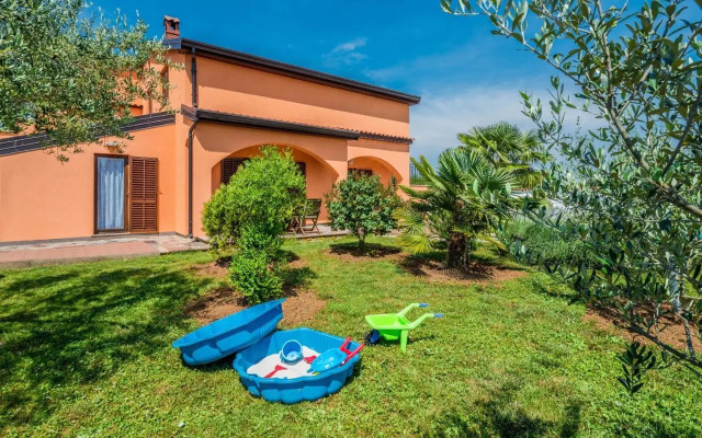 Apartment Oliva with swimming pool