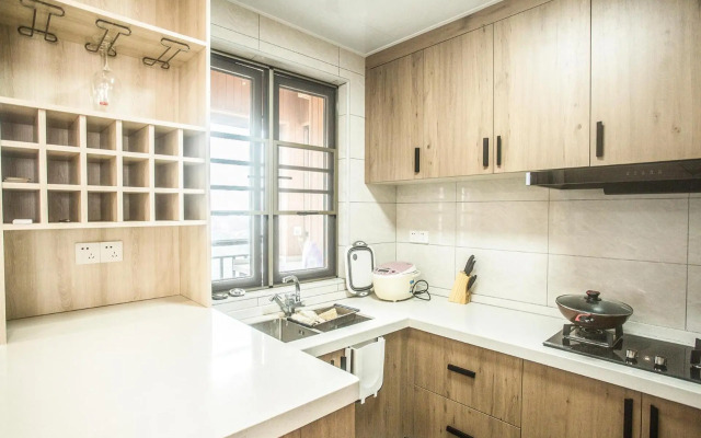 Locals Apartment Place 28