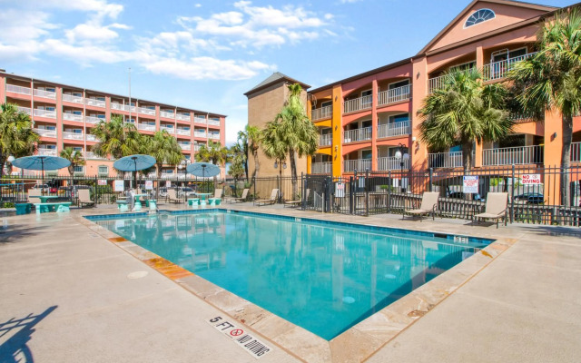 Beachfront Palms Hotel Galveston