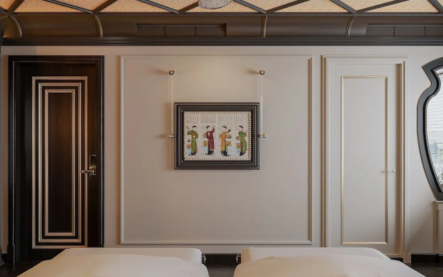 Orient Legacy Cruise – Guest Rooms – Ha Long