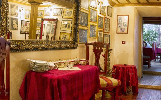 Ilion Hotel Suites