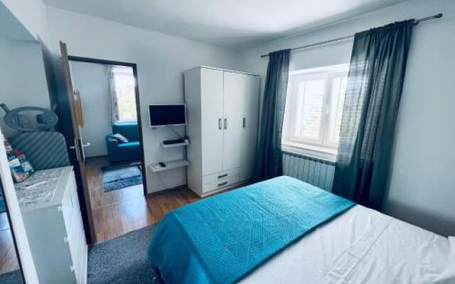 Jakov Apartments