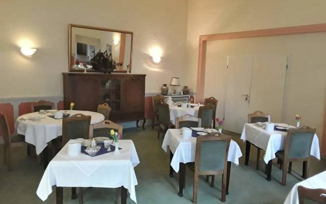 Schloss Hotel Benrath