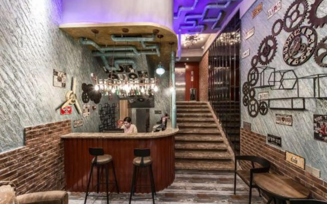 Love You Hotel (Chongqing Huangnibang Metro Station)