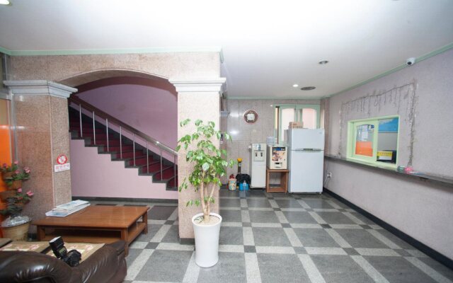 Jeju BRD Hotel - Hostel