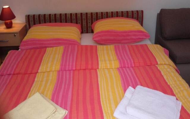 Apartments Smilje & Maslina